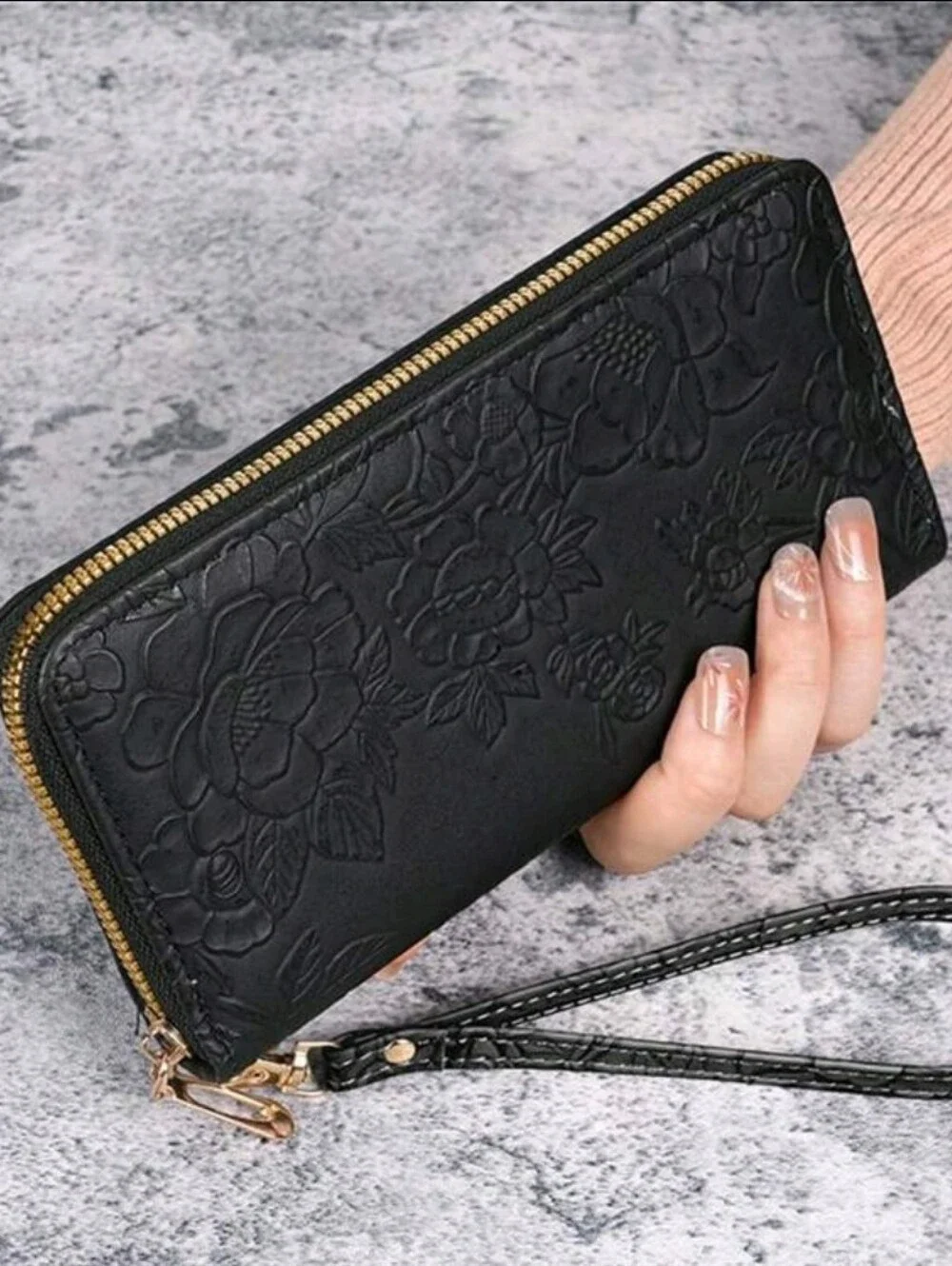 👌Brand New - Black Floral Embossed Zip-Around Wristlet Long Wallet👢